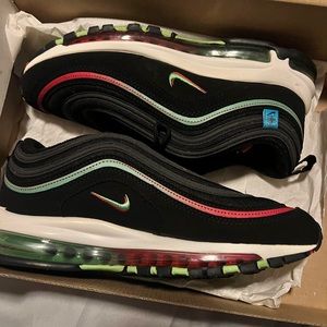 Black Nikes air max 97